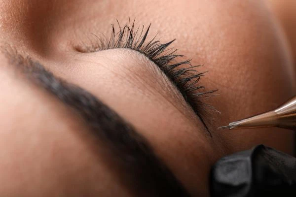 Maquillage permanent des yeux  